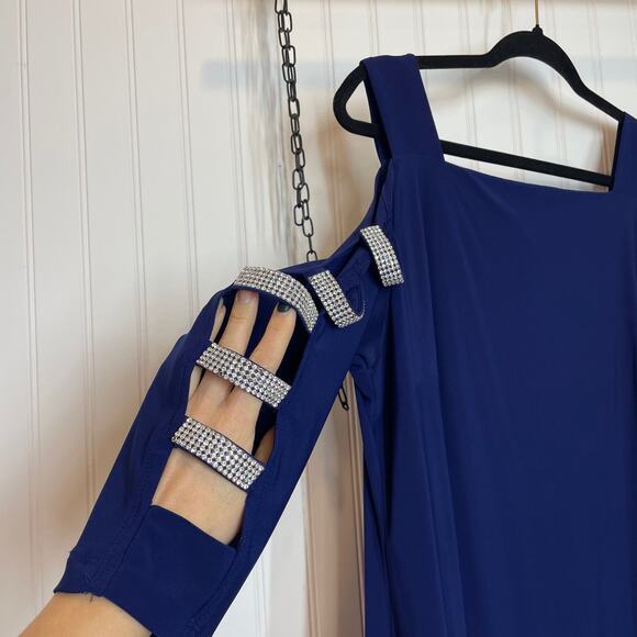 NWT ROZ&ALI Women’s Open Cold Shoulder Embellished Mini Shift Dress Size L - Picture 2 of 7